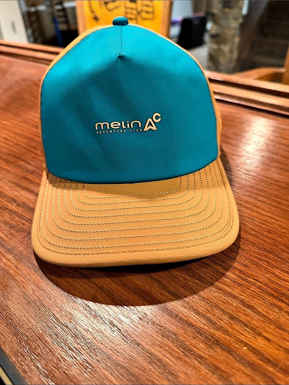 melin Odysea Performance Hat Like New Classic size